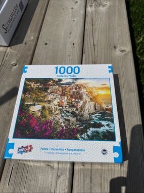 Sure Lox 1000-Piece Coastal Village Jigsaw Puzzle - Blue/White Box